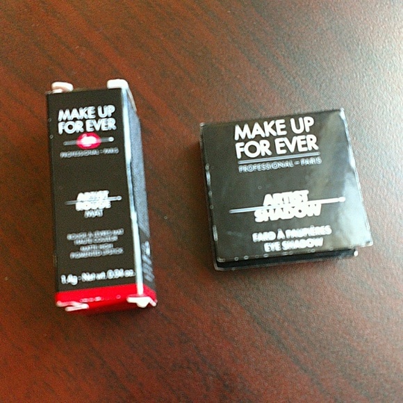 Makeup Bundle - Picture 5 of 7